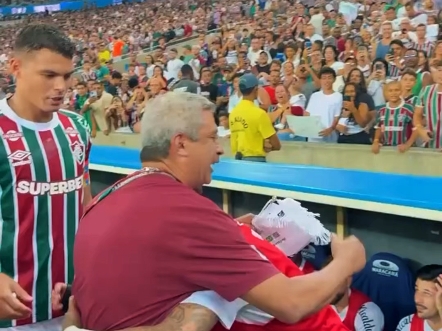 内马尔重返赛场，险胜首场状态出色，西班牙队观众沸腾！观众掌声雷动的简单介绍-九游娱乐