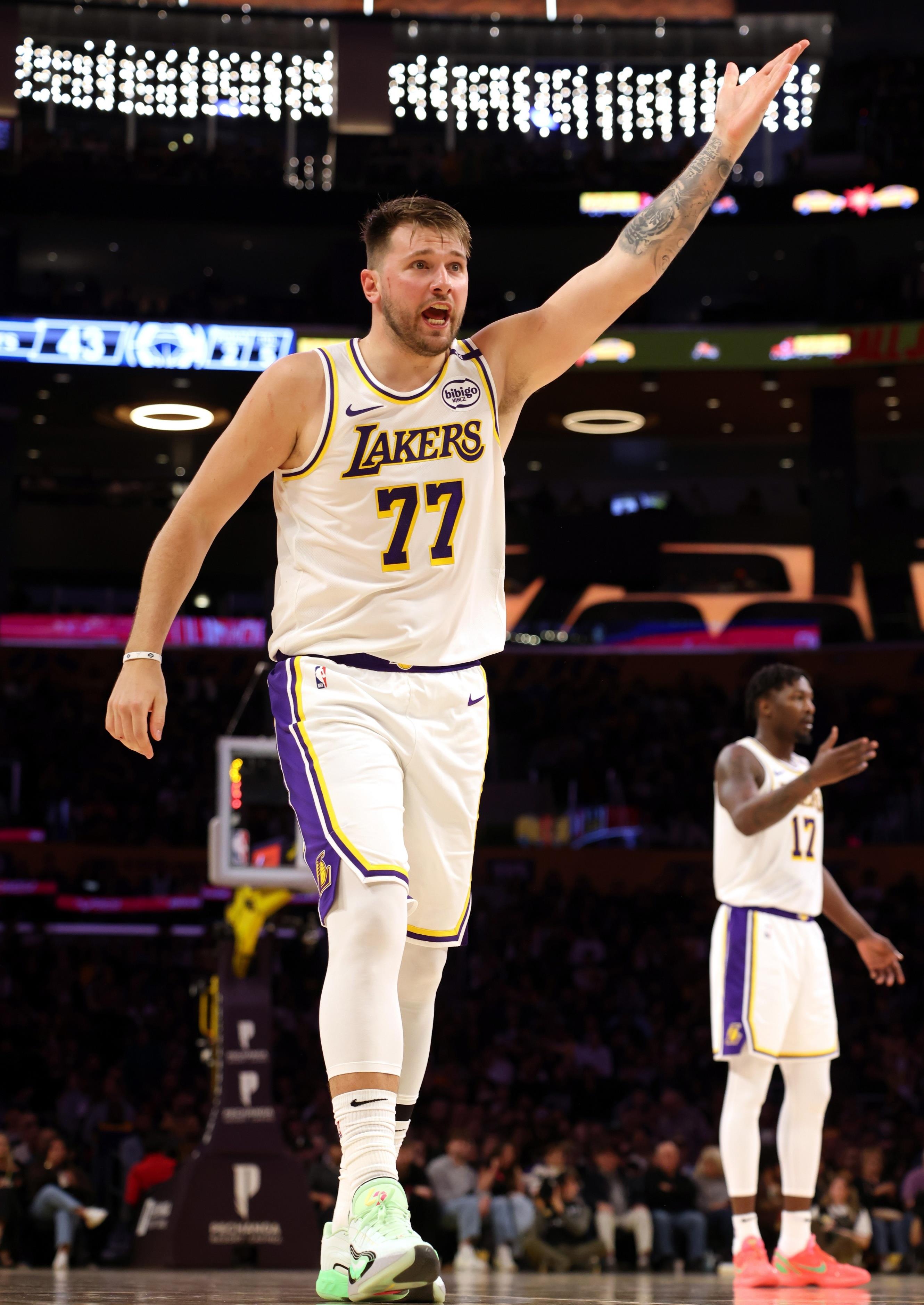 关于转折点圣安东尼奥马刺回应争议；NBA常规赛最后时刻攻防权衡；形势明朗；球探报告显示潜力的信息-九游娱乐