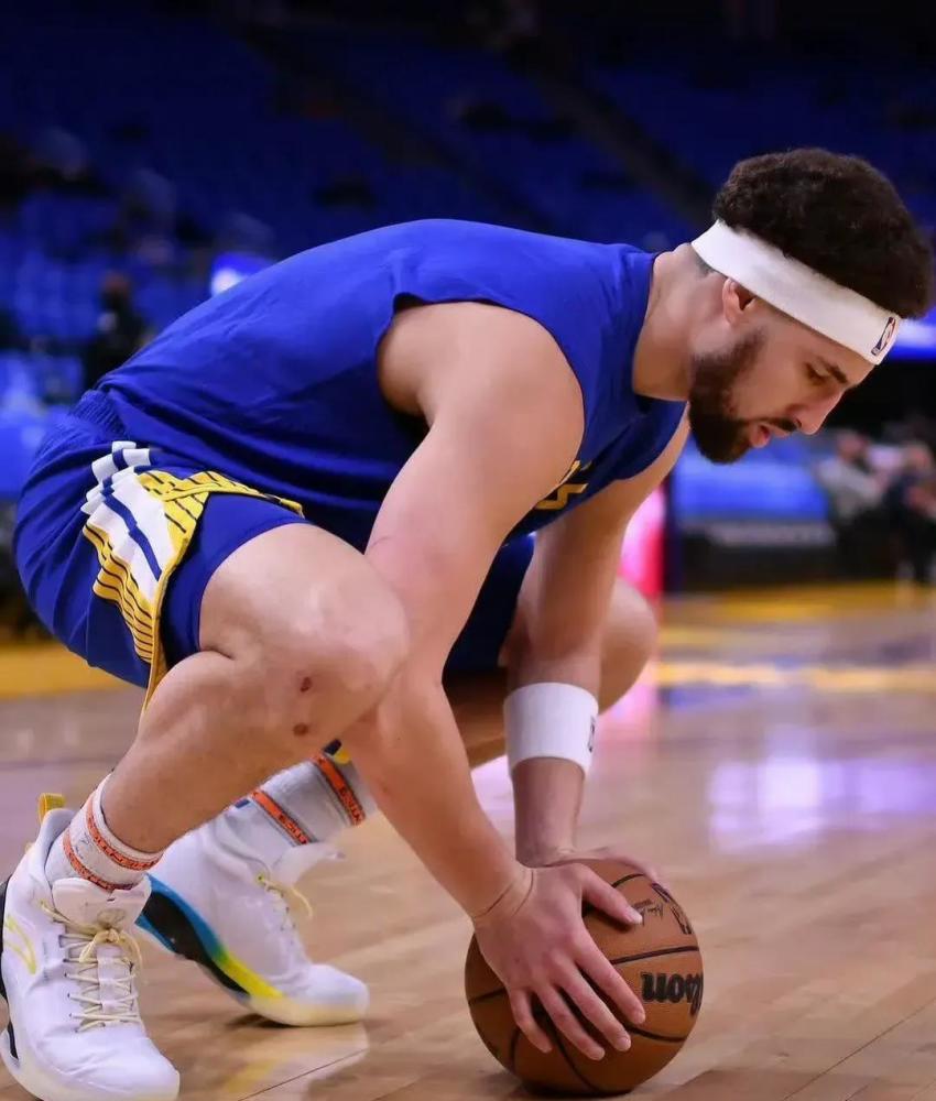 英超赛程吃紧；布莱顿清晨伤情更新；更衣室稳定；医务组通报恢复的简单介绍-九游娱乐