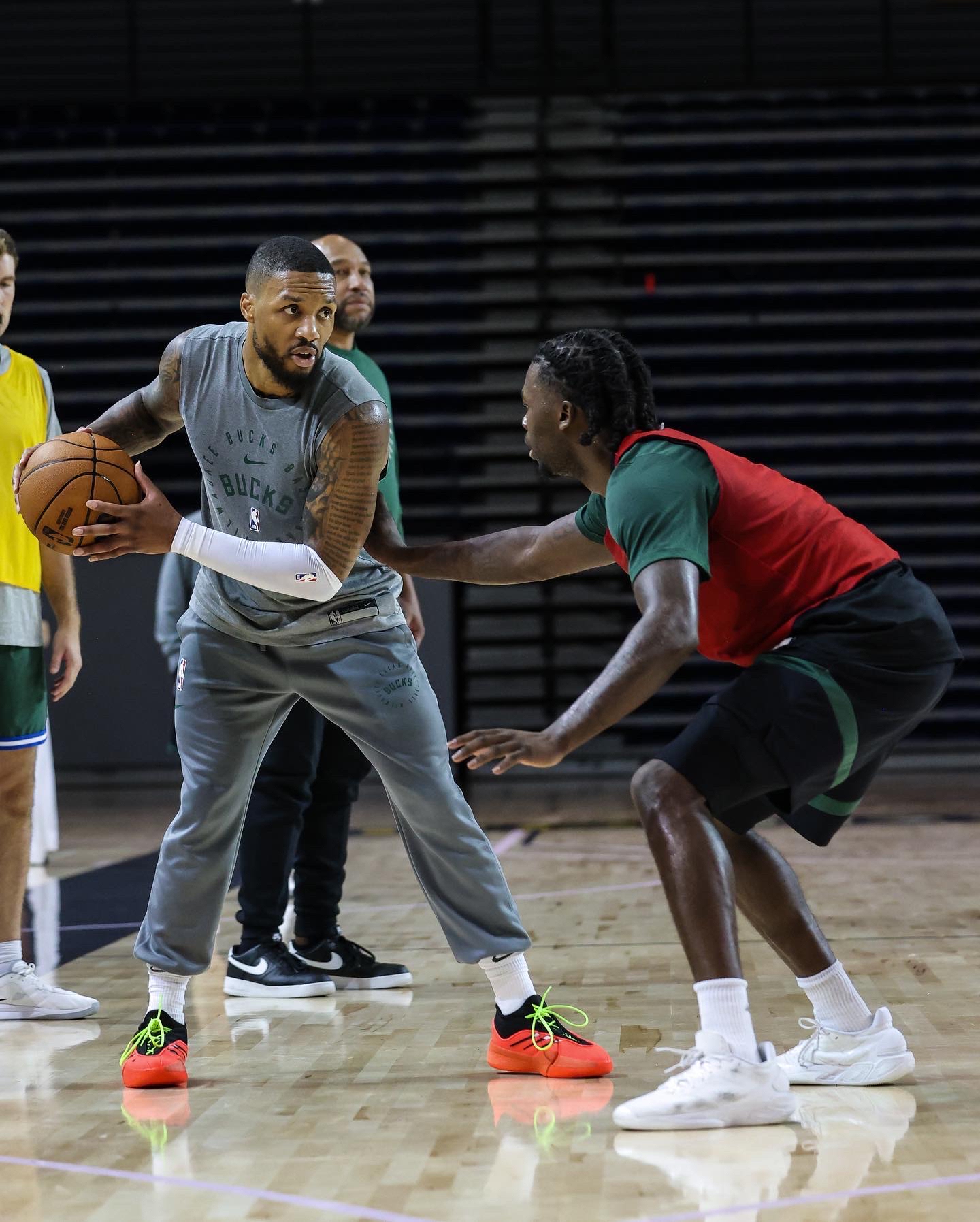 包含密尔沃基雄鹿发布备战花絮；关键时刻刷新队史纪录；德国杯任务艰巨；数据趋势出现新变化的词条-九游娱乐